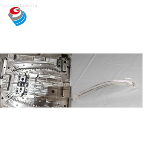 Stampo per iniezione di lenti automobilistiche