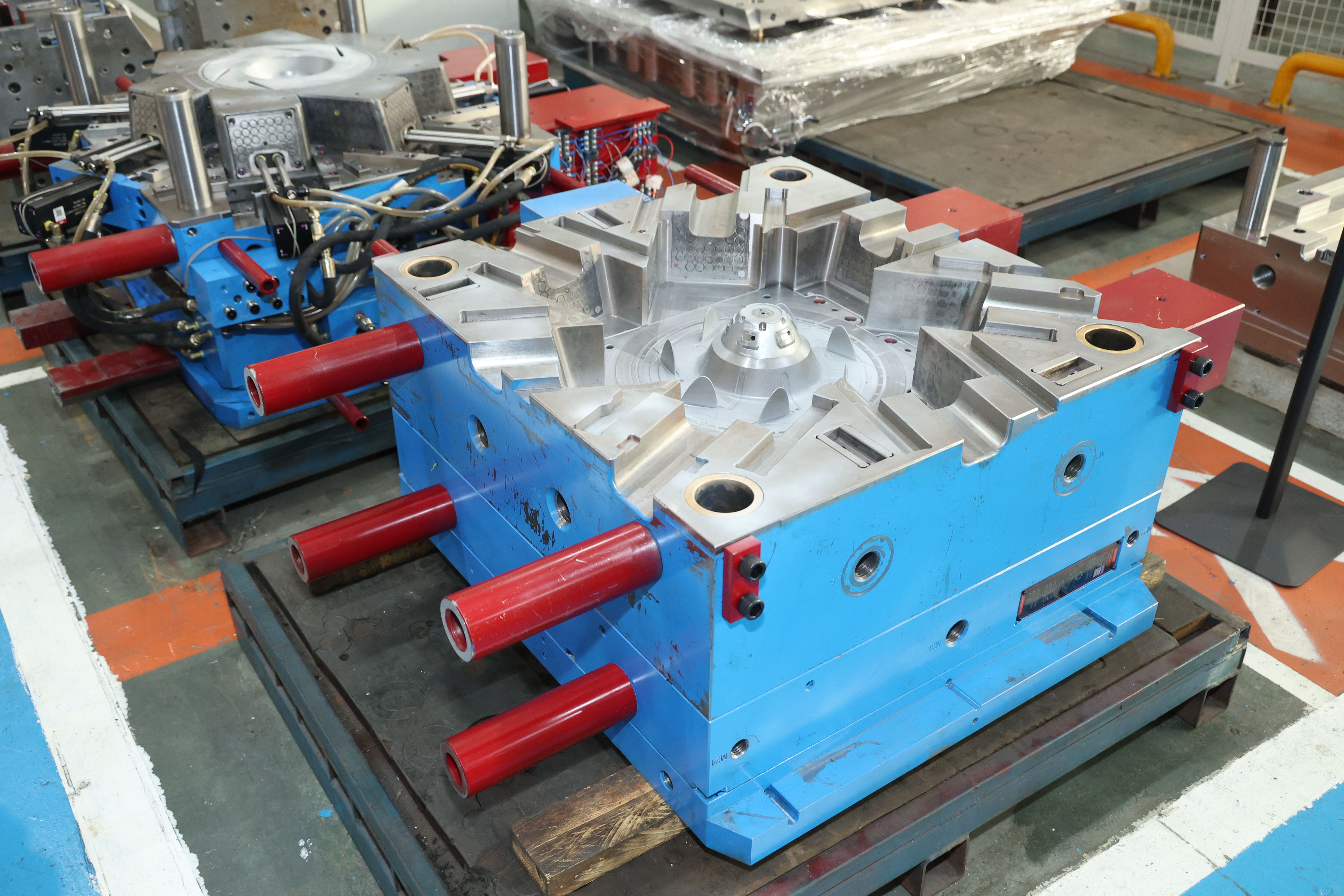 Materiali da dado in lamiera comune